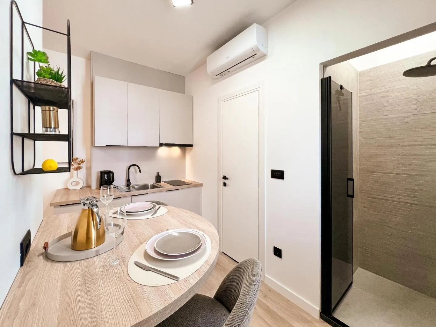 Amore - Kitchen and fridge